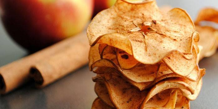 Chips de canela de maçã acabados