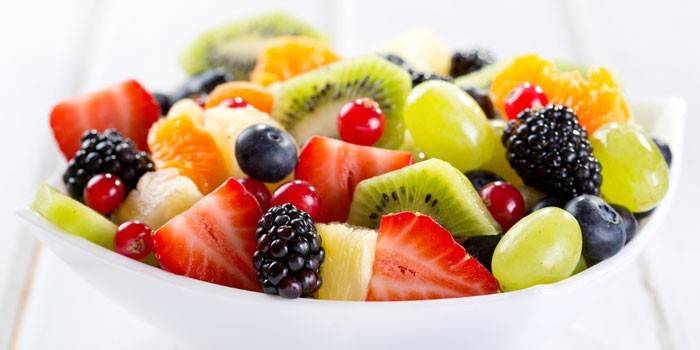 Ensalada de frutas y bayas