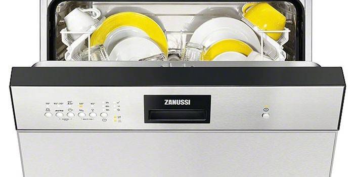 Zmywarka marki Zanussi model ZDTS 105
