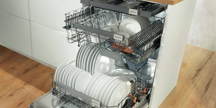 Zmywarka do 16 zestawów naczyń marki Gorenje model GV 66161