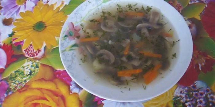 Zupa wielkopostna z pieczarkami