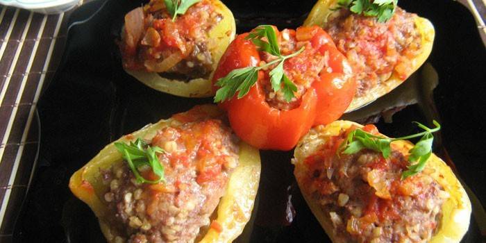 Pimiento a la mitad con carne picada