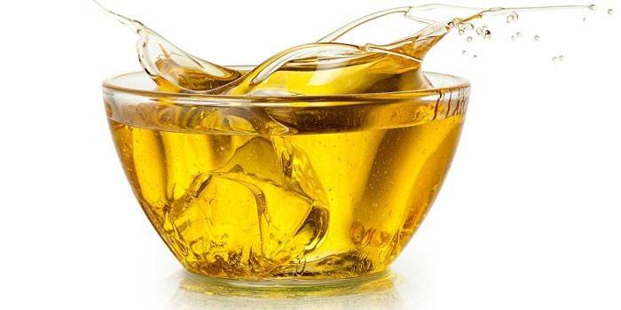 Aceite de amaranto en un recipiente de vidrio
