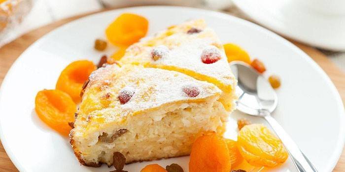 Requeijão com frutas vermelhas e frutas secas