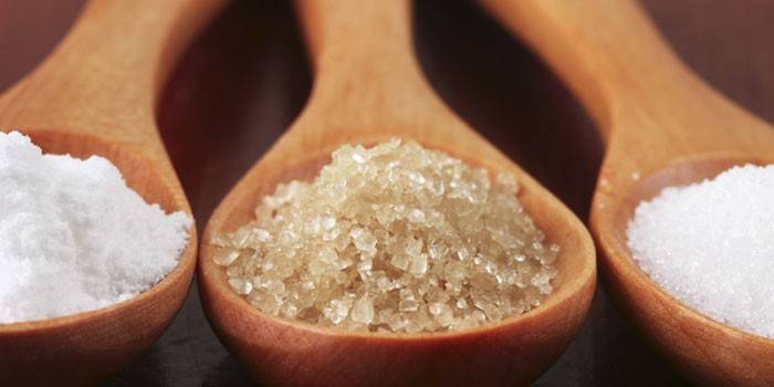 Frutose em uma colher de pau