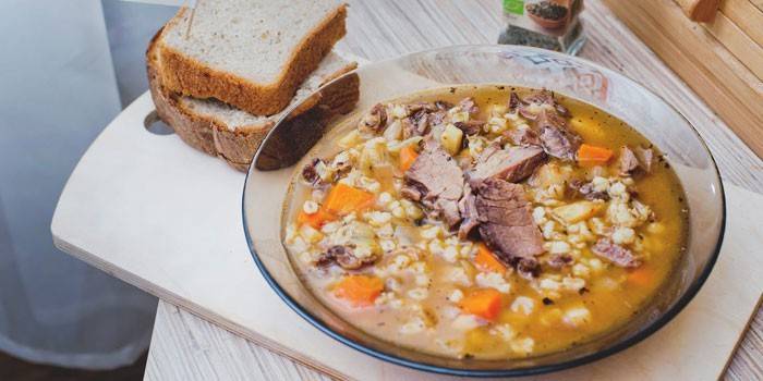 Sopa de carne e cevada