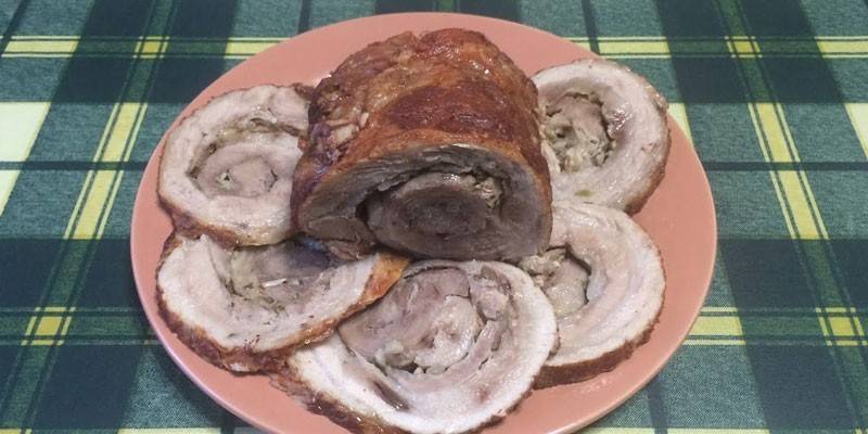 Rollo de cebolla con piel de cerdo