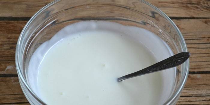 Kefir w szklanej misce