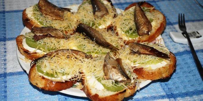 Sanduíches com espadilhas e kiwi