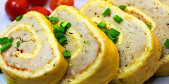 Rollo de huevo y pollo