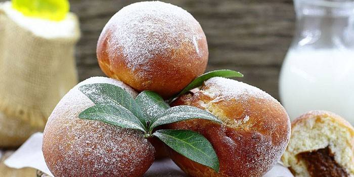Gotowane pączki z zagęszczonego mleka