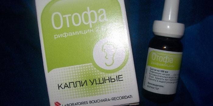 Krople do ucha Otof w opakowaniu
