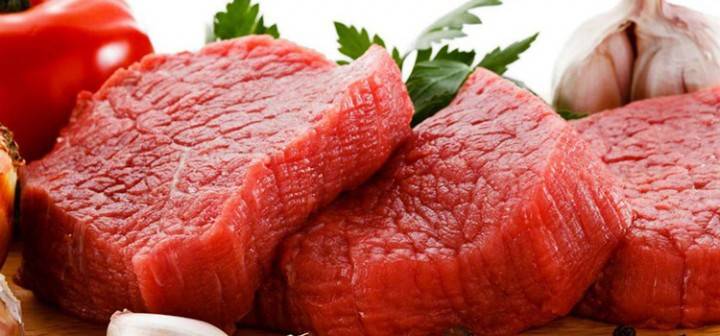 Carne fatiada em porções