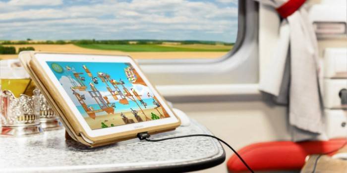 Tablet Travel Train
