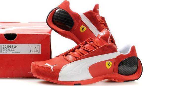 Para tenisówek Puma Ferrari