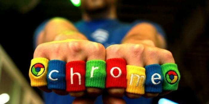 Chromowane litery