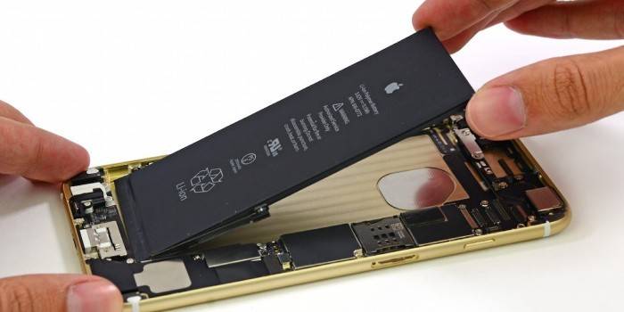 Smartfon w środku