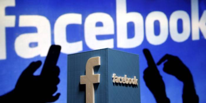 Napis na Facebooku