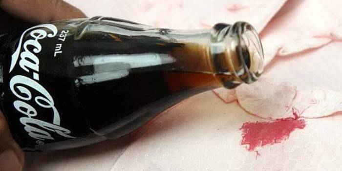 Použitie Coca-Cola pri praní odevov