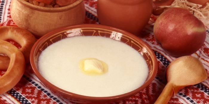 Mingau de semolina em leite em pó