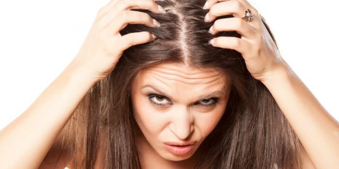 Coceira nas raízes do cabelo