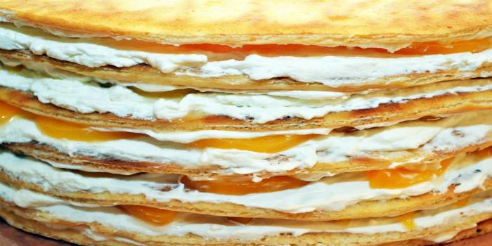 Peach mliečne dievča s broskyňou