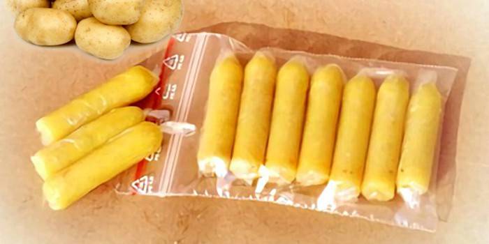 Velas caseiras de batatas em um pacote