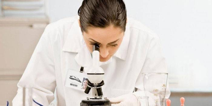 Asistent laboratória