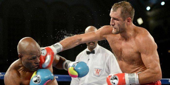 Úder do tváre pri boxe