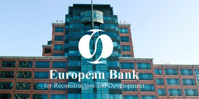 Edifício e logótipo do Banco Europeu de Reconstrução e Desenvolvimento