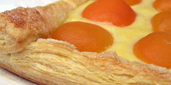 Tarta de hojaldre y albaricoque