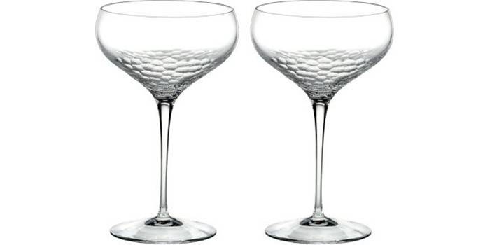 Un conjunto de copas de boda para champán de Vera Wang Sequins set