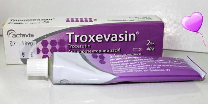 Troxevasin gel en un tubo