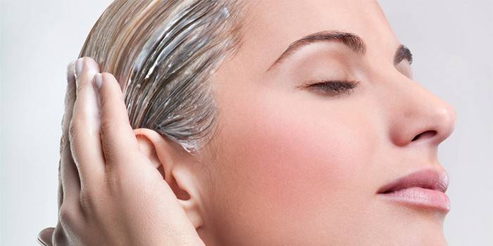 Mascarilla en el cabello