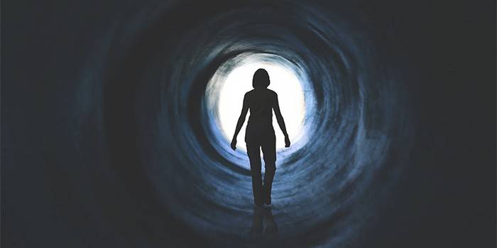 A alma do homem atravessa o túnel