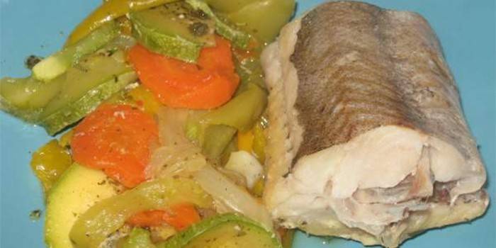 Merluza al vapor con verduras