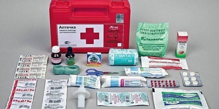 Contenido del kit de primeros auxilios