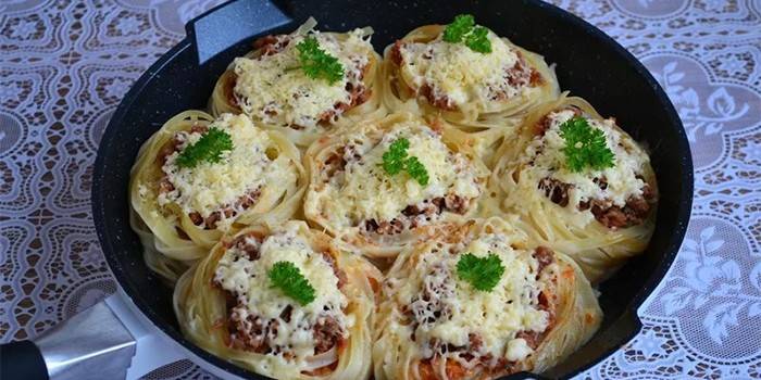 Tagliatelle z mięsem i serem
