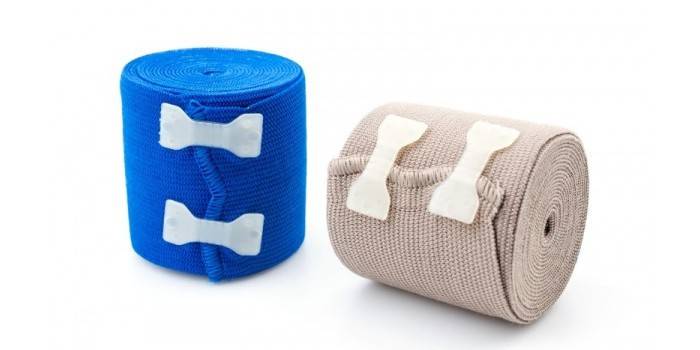 Duas bandagens elásticas de cores diferentes