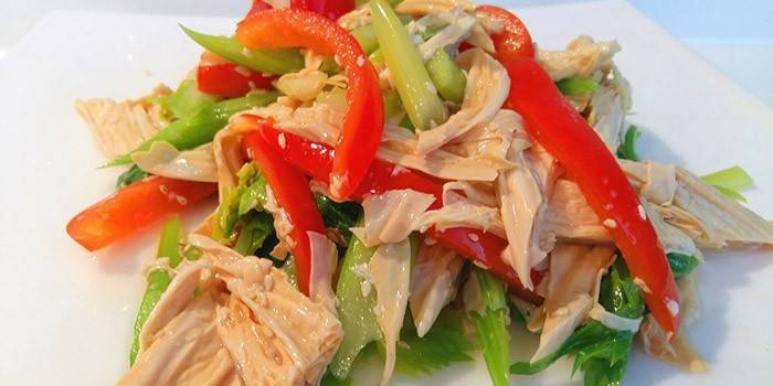 Salada de espargos coreanos