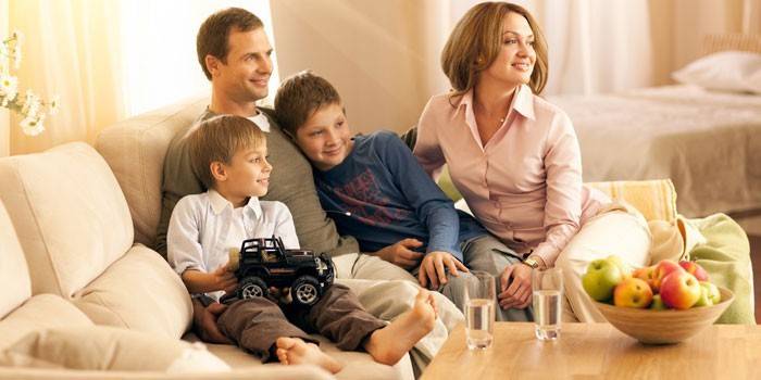 Familia en casa