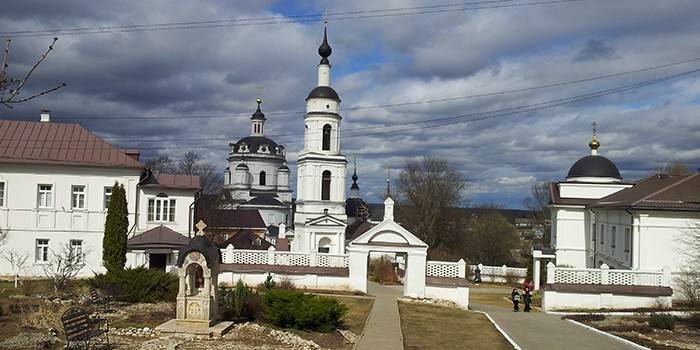 Dziedziniec klasztorny
