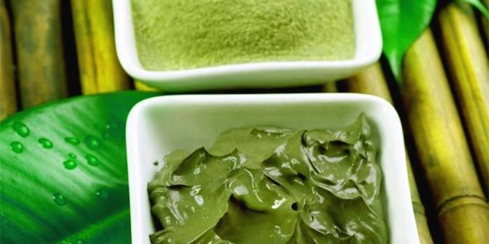 , Máscara confeccionada de arcilla verde