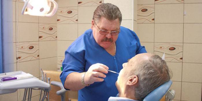 Homem, em, a, dentista