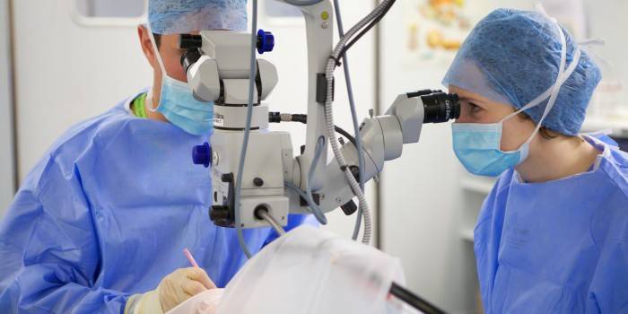 Neurochirurdzy do operacji