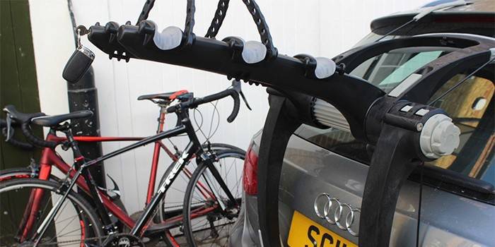Porta-bicicletas de porta traseira