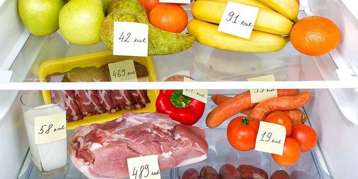 Alimentos sin calorías en el refrigerador