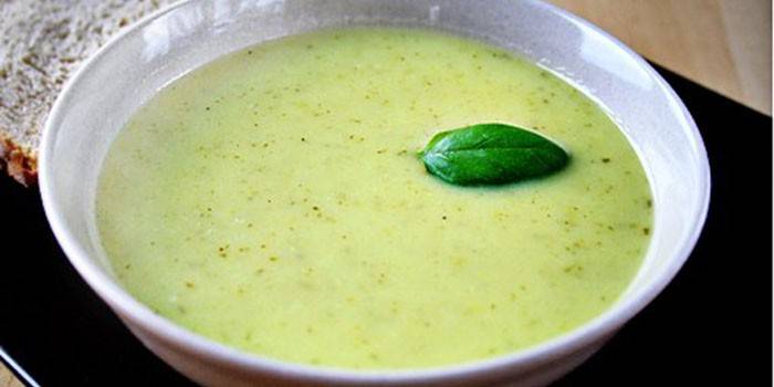 Sopa de raíz de apio