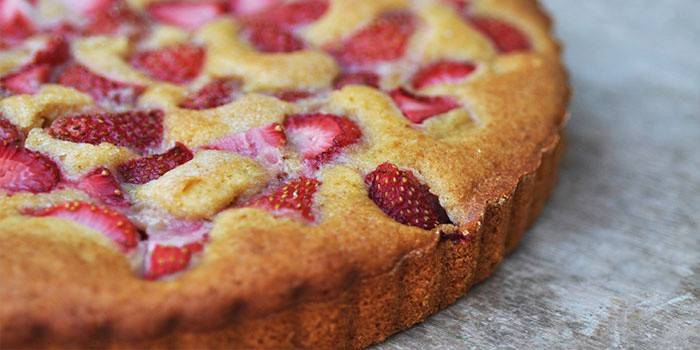 Tarta de arena con fresas