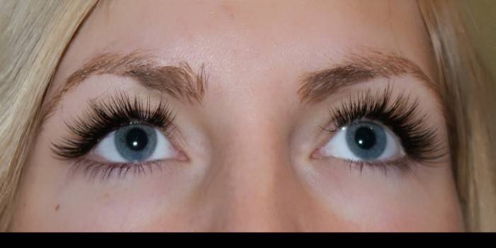 Extensiones de pestañas agrias